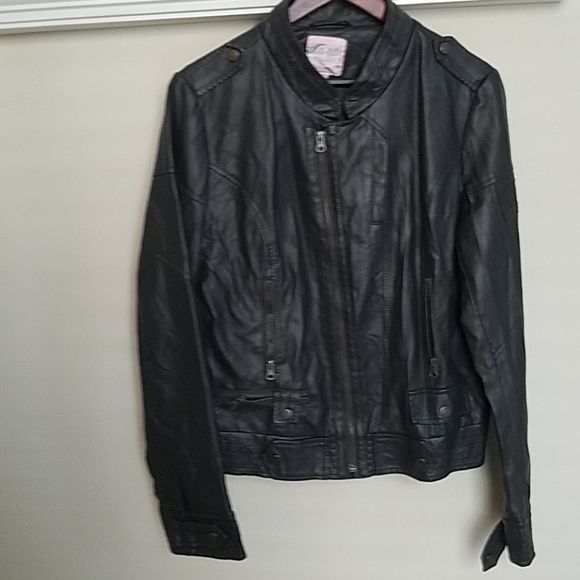 Light weight jacket 🧥 - Picture 2 of 6